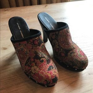 NIB Chinese Laundry Patterned Clogs Size 10