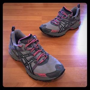 Asics Gel Enduro 6 Running Shoes in Gray and Pink