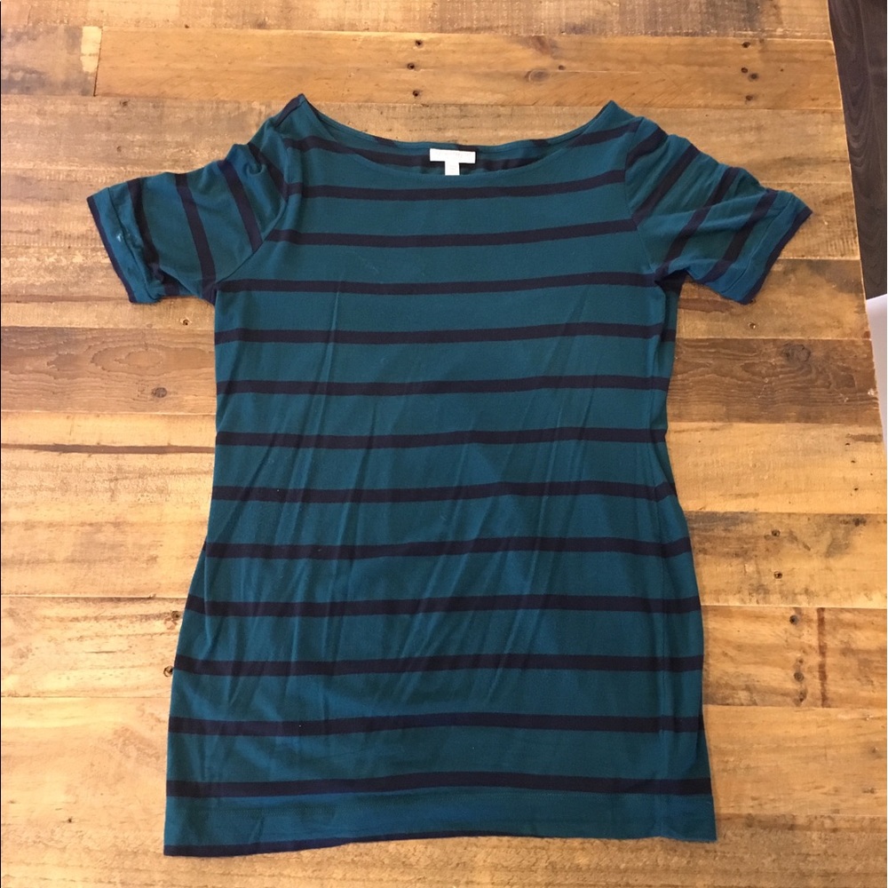 A Pea in the Pod maternity top.