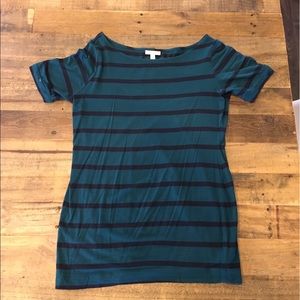 A Pea in the Pod maternity top.