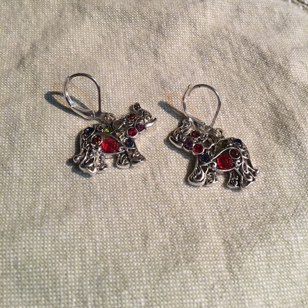 Beautiful elephant earrings!!