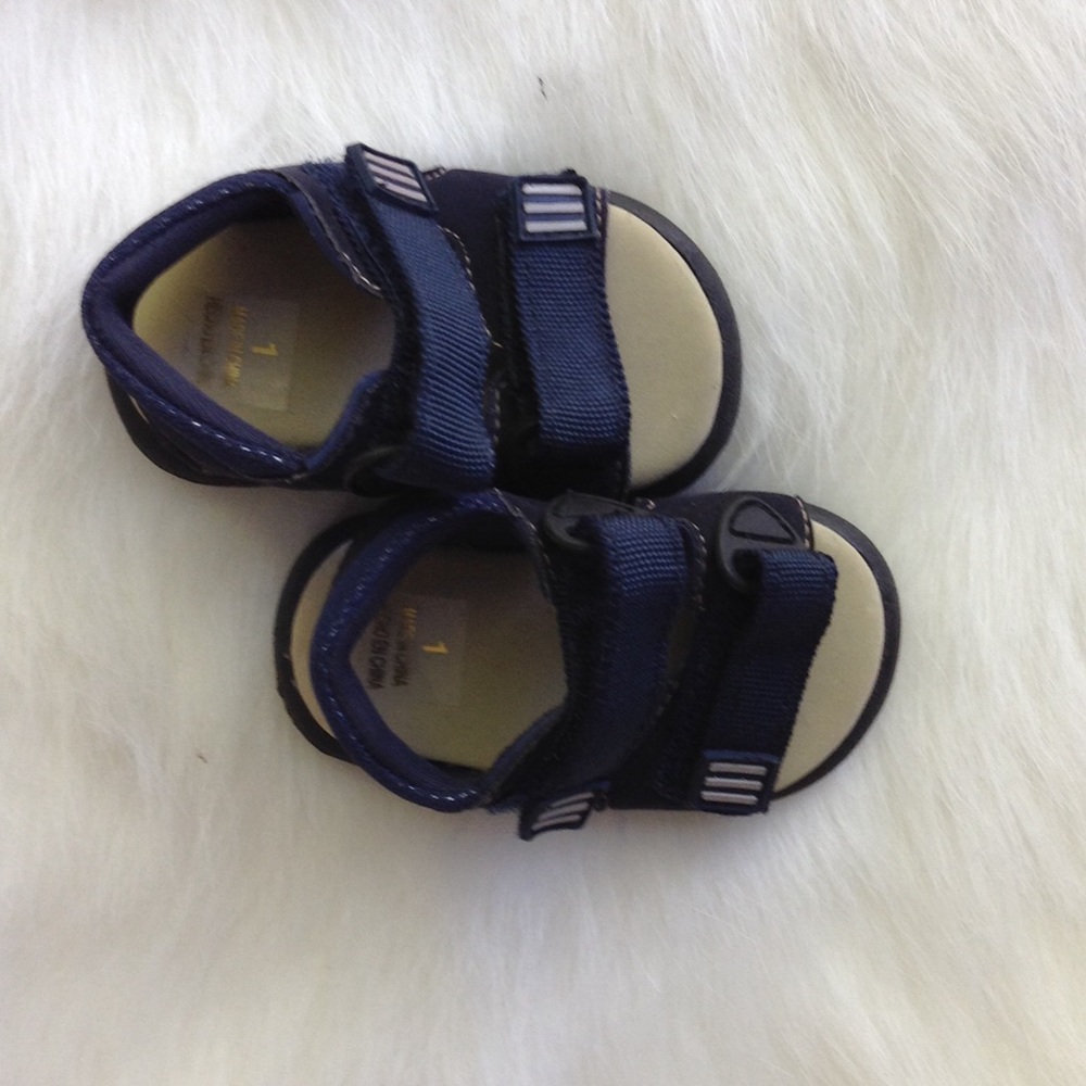 Cutest navy sandals
