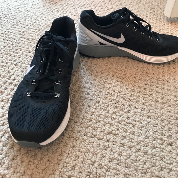 nike - Picture 2 of 3