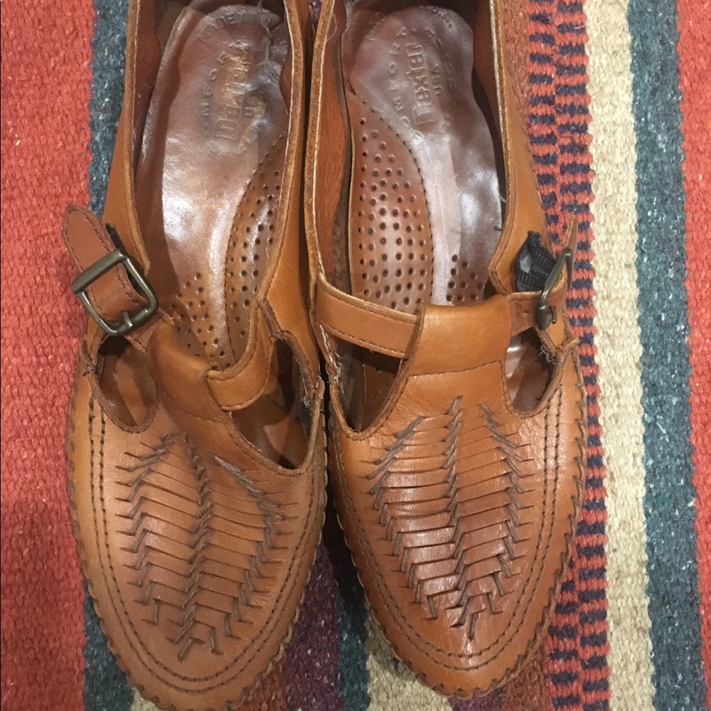 Adorable vintage Dexter moccasin style loafer.
