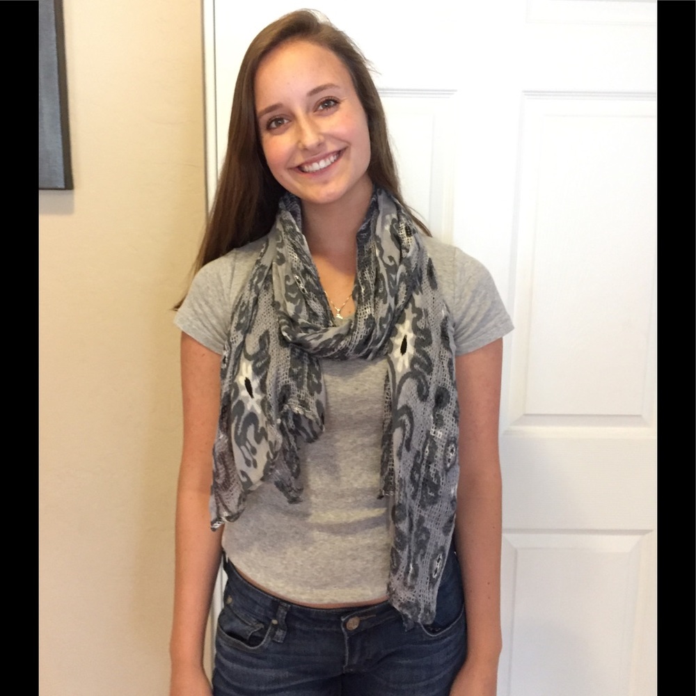 Gray patterned scarf - one size, NWOT