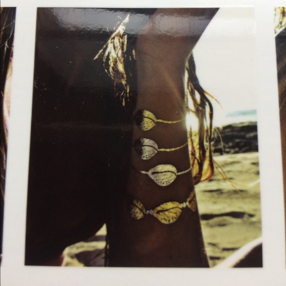 Goldfish Kiss Flash Tattoos Set of 3 Sheets - Picture 4 of 8