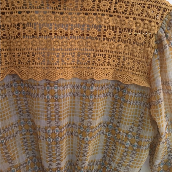 American rag yellow top - Picture 3 of 4