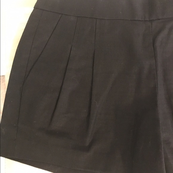 New J.Crew Black Pleated Shorts Size 2 Structured - Picture 3 of 5