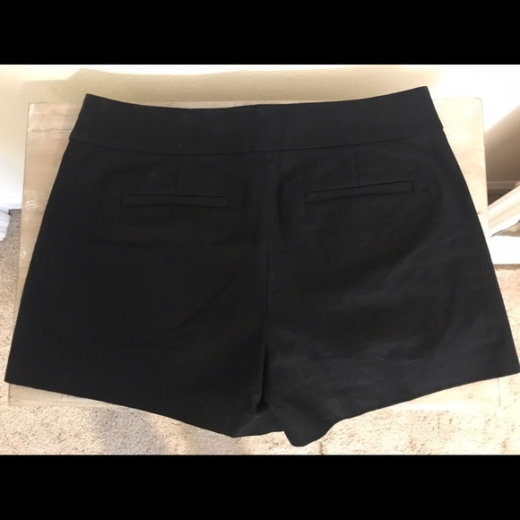 New J.Crew Black Pleated Shorts Size 2 Structured - Picture 4 of 5