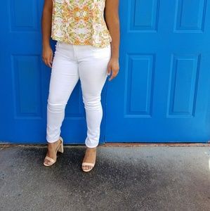 Meet your Posher, Aury