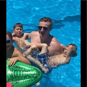 Meet your Posher, Charles