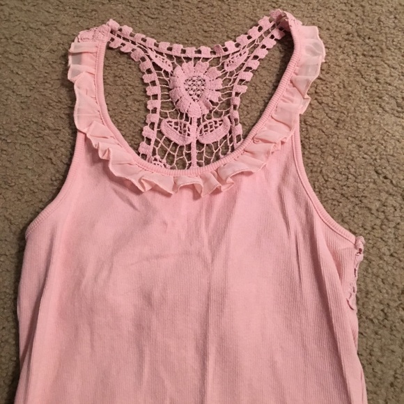 Blush Ruffled Tank Size M - Picture 3 of 4