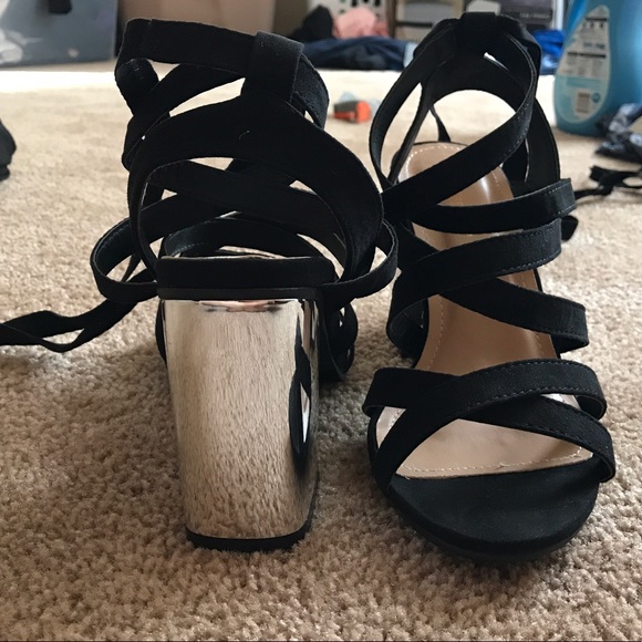 Ashley Stewart Shoes - Black/silver Lace-up Chunky Heels