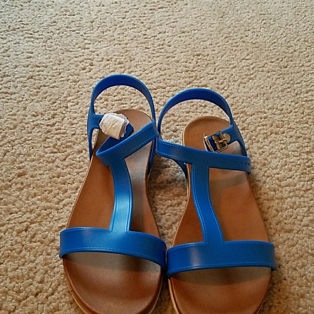 T-strap sandal