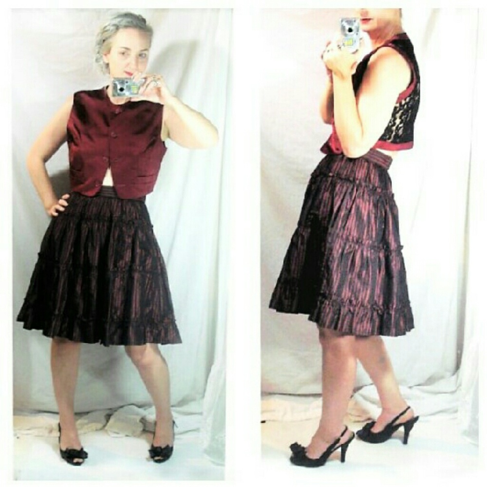 *ON HOLD* Dolce & Gabbana Satin and Lace vest - Picture 5 of 8