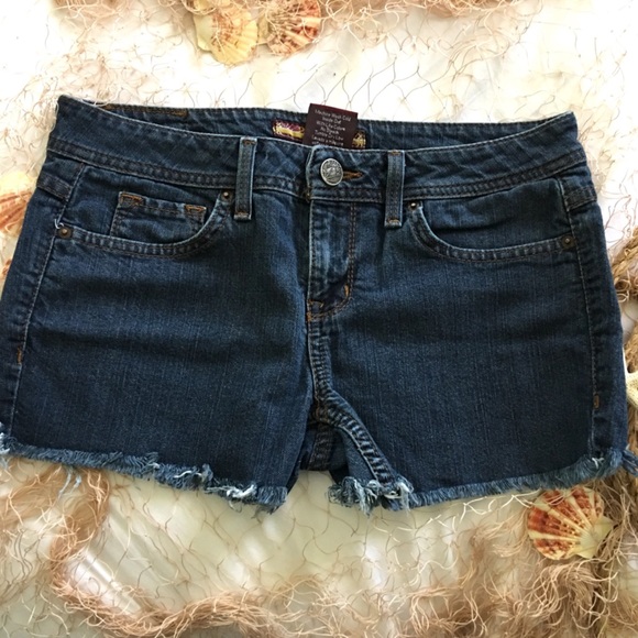 2BWU Pants - 😍 4/$20 2 BE WITH YOU cut off Jean shorts stretch