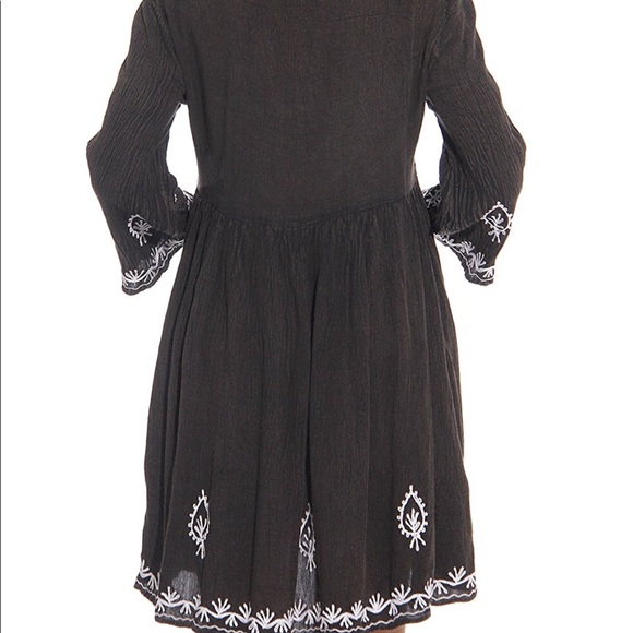 Only 1X left!! Black Denim Embroidered Midi - Picture 3 of 4