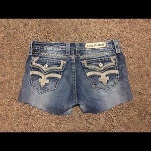 Size 32 rock revival shorts