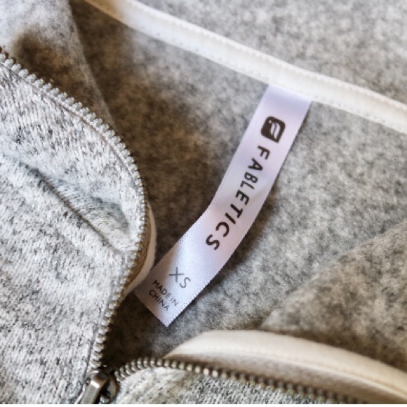 Fabletics half zip pull over - Picture 7 of 7