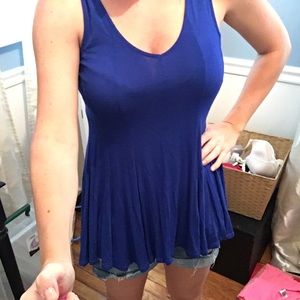 *CLOSET CLEAN OUT* Blue sleeveless top 💁🏻