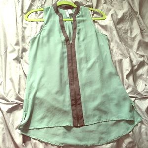 *CLOSET CLEAN OUT* 🍏 Sheer zip tank top