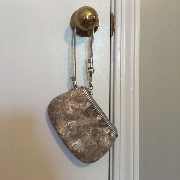 Authentic Coach wristlet - Picture 1 of 2