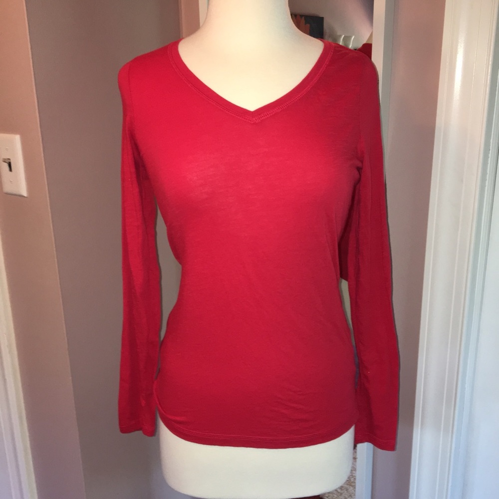 Long sleeve v-neck tee