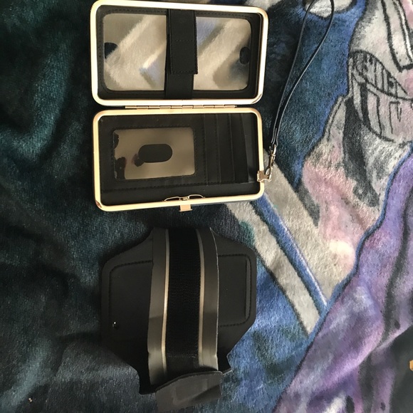 2 iPhone cases. - Picture 2 of 3