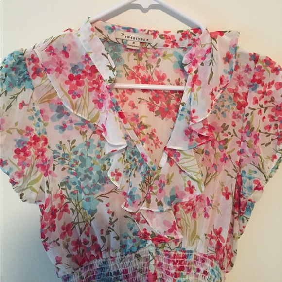 Blouse - Picture 2 of 3