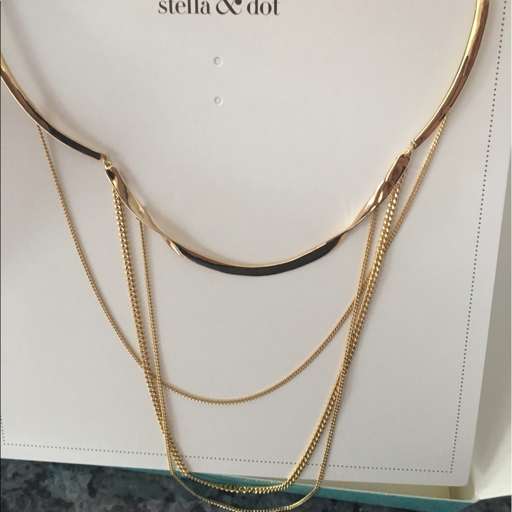 Drape collar necklace