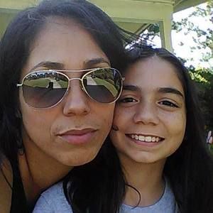 Meet your Posher, Yanet