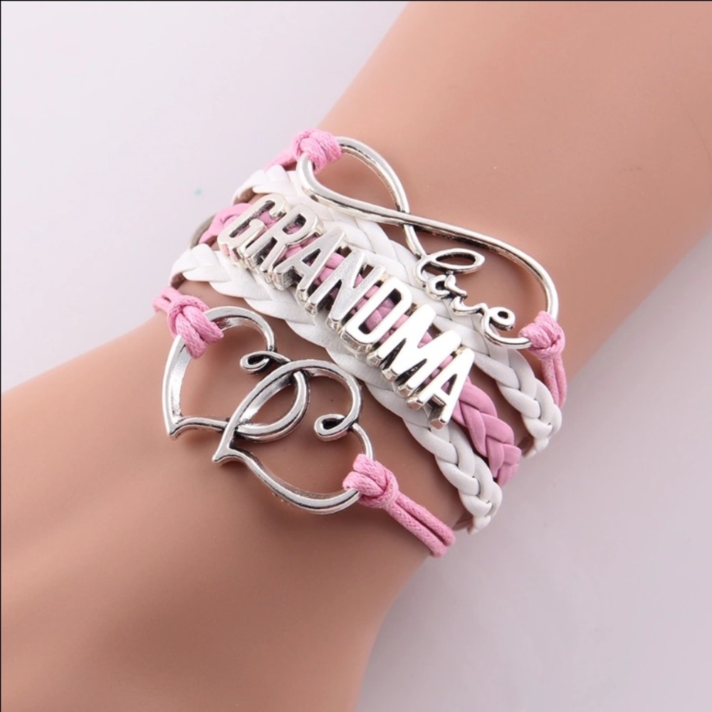 🌸 2 for $15 🌸. GRANDMA LOVE BRACELET