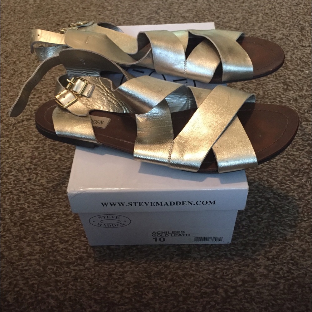 Steve Madden Achilees Gold Leath Sandals.