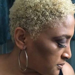 Meet your Posher, Whitney