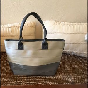 Harvey's Original Seatbelt Bag Streamline tote