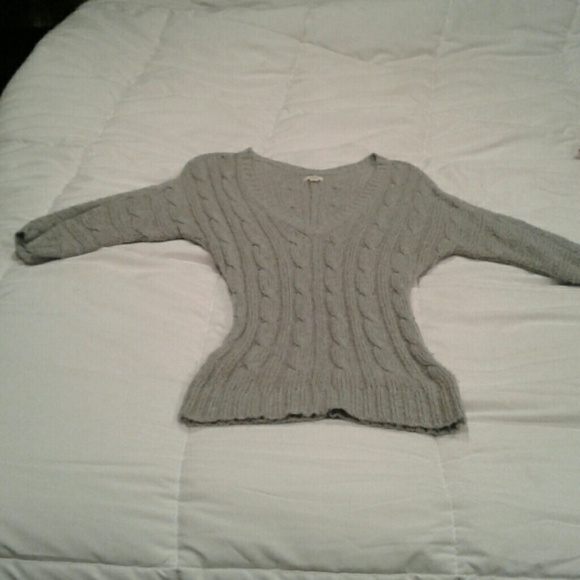 Form fitting sweater - Picture 2 of 2