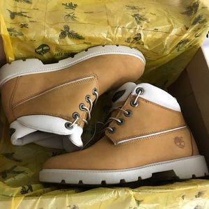 Timberland boots in camel tan