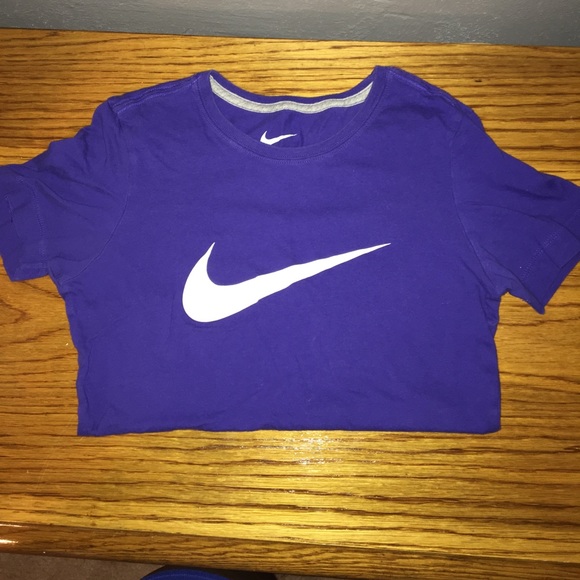 Nike shirt - Picture 1 of 2