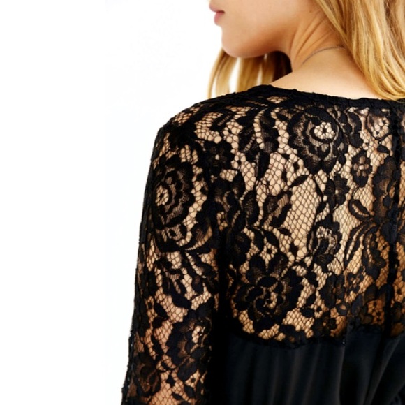 Bell Sleeve Lace ROMPER Jumpsuit Floral - Picture 3 of 5