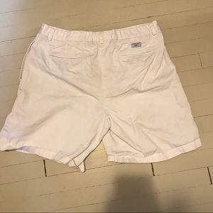 Men's vineyard vines white shorts