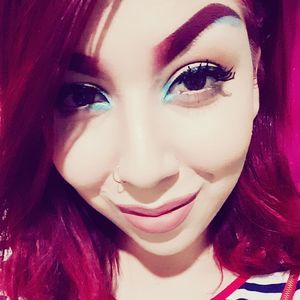 Meet your Posher, Yanira