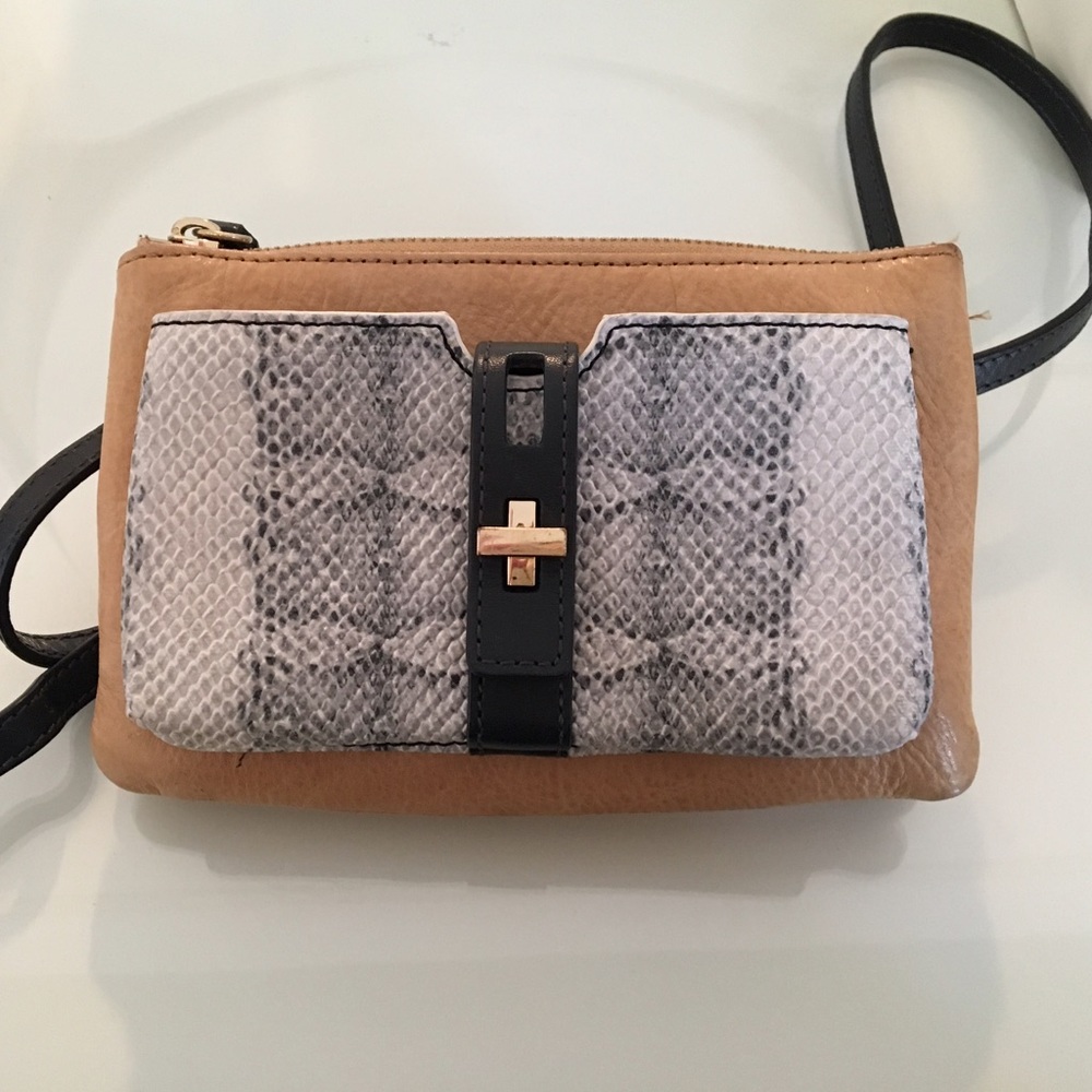 vince camuto - small cross body bag