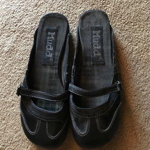 Black flats