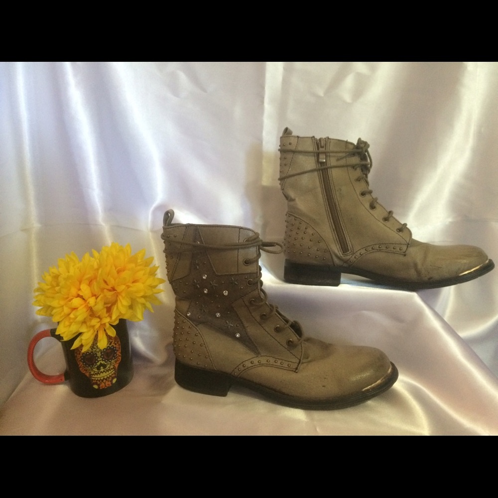 Grayish green star studded boots