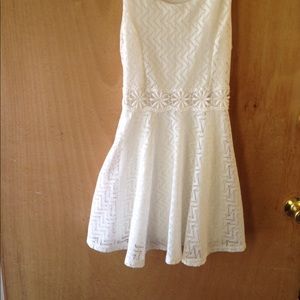 GORGEOUS WHITE LACE SKATER DRESS