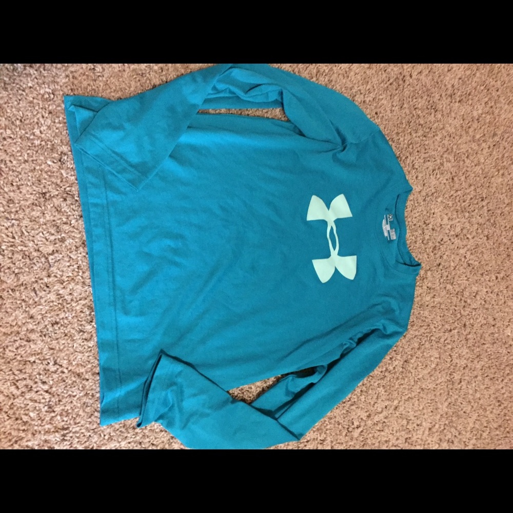 Girls Under Armour long sleeve tee