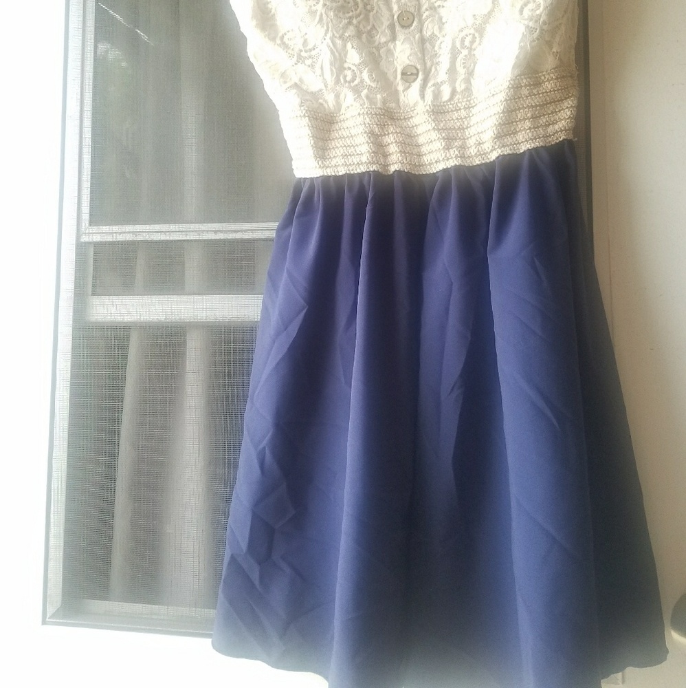 Dress - Picture 2 of 3