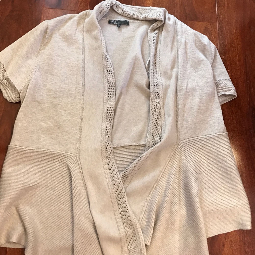 Tan short sleeve open cardigan sz XL