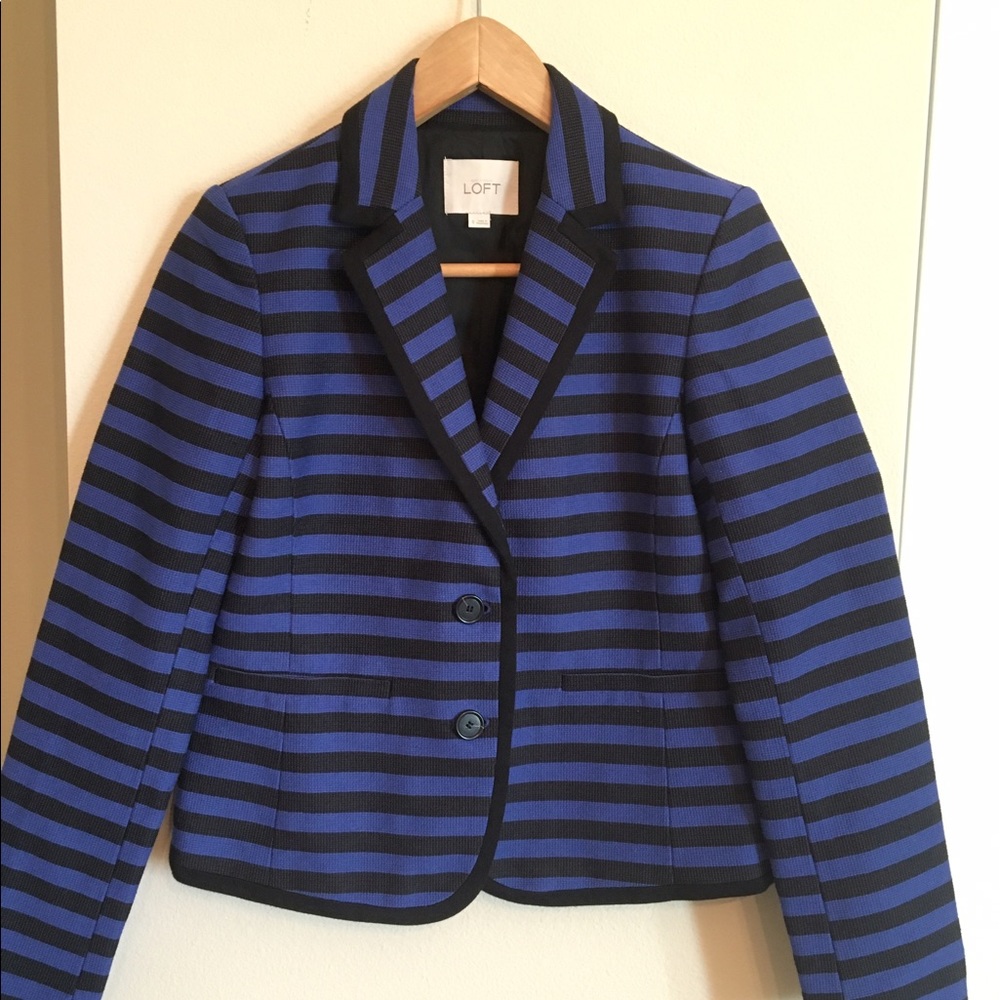 ❌❌sold❌👍🏼Black and blue striped blazer