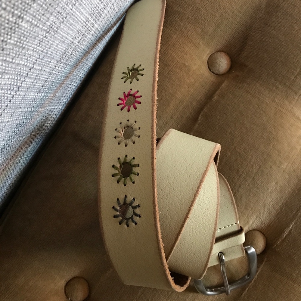 Cream belt